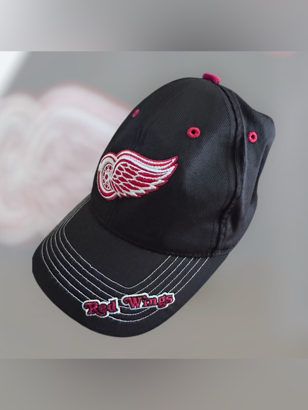 Detroit Red Wings Black Baseball Cap with Red Logo